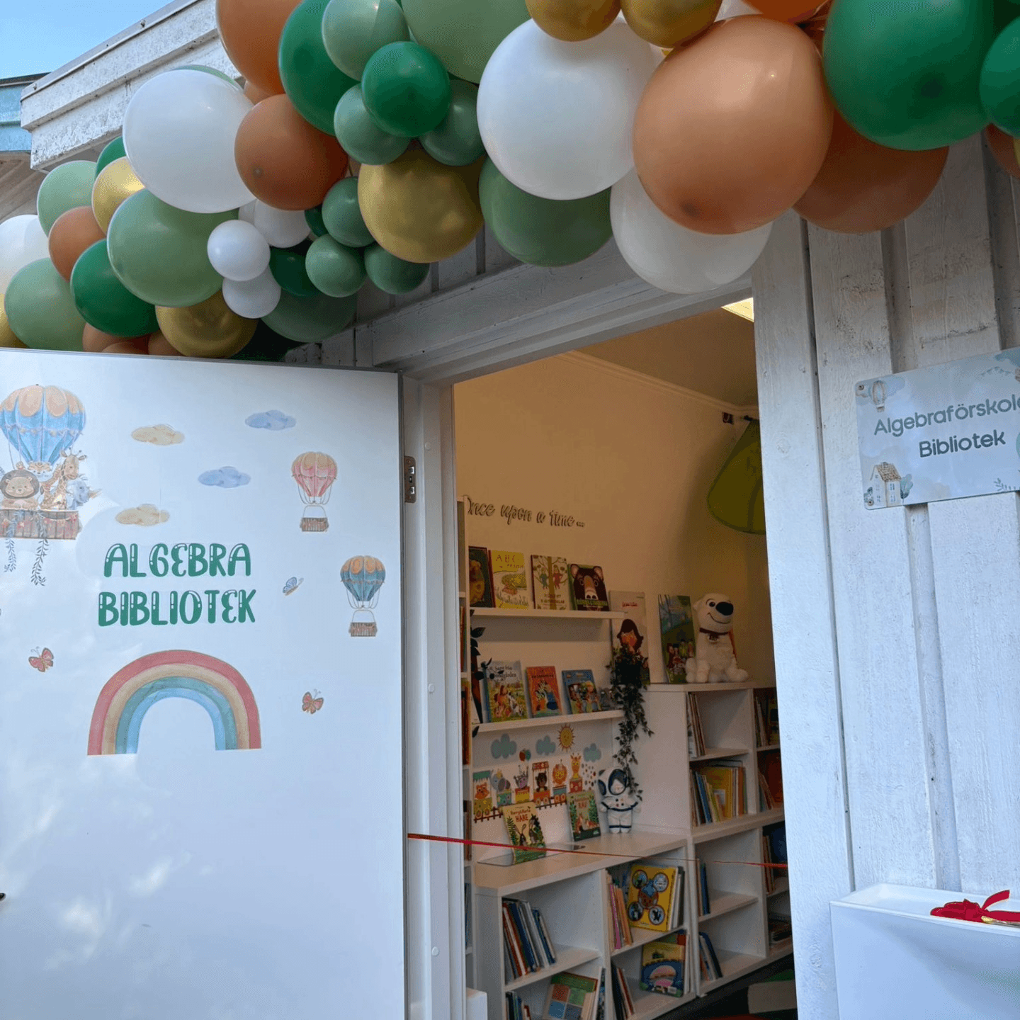 Algebraförskolan – bibliotek med ballonger